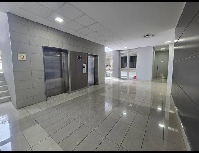 665M² OFFICE TO LET IN MAGALIESSIG
